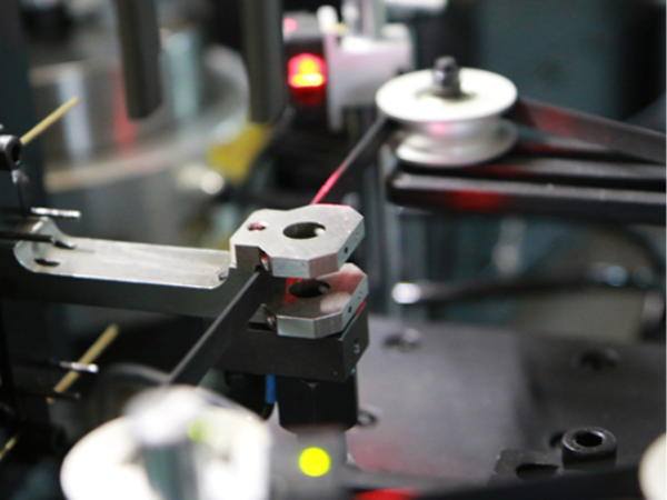 五工位外转子全自动平衡机 五工位外转子全自动平衡机