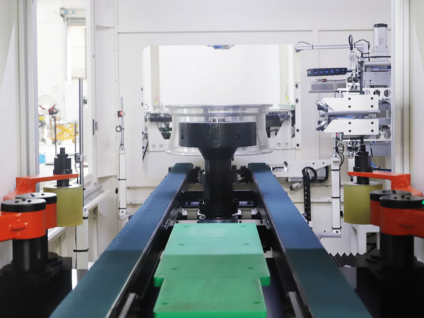 全自动轮毂(铝轮)动平衡/跳动在线检测机 全自动轮毂(铝轮)动平衡/跳动在线检测机