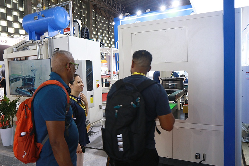 杭州尊龙凯时人生就是博轮胎轮毂展会现场 杭州尊龙凯时人生就是博轮胎轮毂展会现场