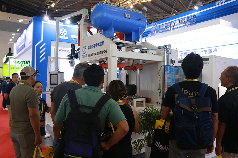 杭州尊龙凯时人生就是博轮胎轮毂展会现场 杭州尊龙凯时人生就是博轮胎轮毂展会现场