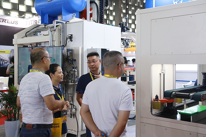 杭州尊龙凯时人生就是博轮胎轮毂展会现场 杭州尊龙凯时人生就是博轮胎轮毂展会现场