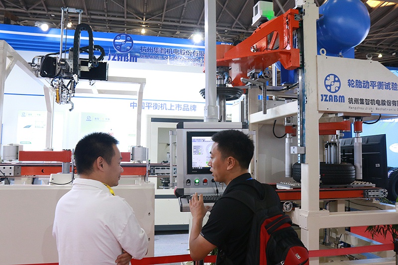 杭州尊龙凯时人生就是博轮胎轮毂展会现场 杭州尊龙凯时人生就是博轮胎轮毂展会现场